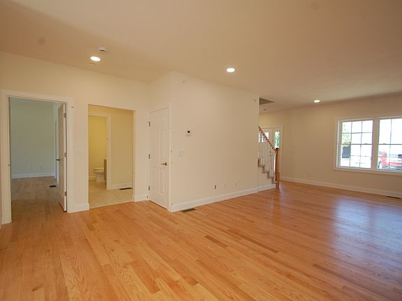 5th image of 9E Villa Lane #1A