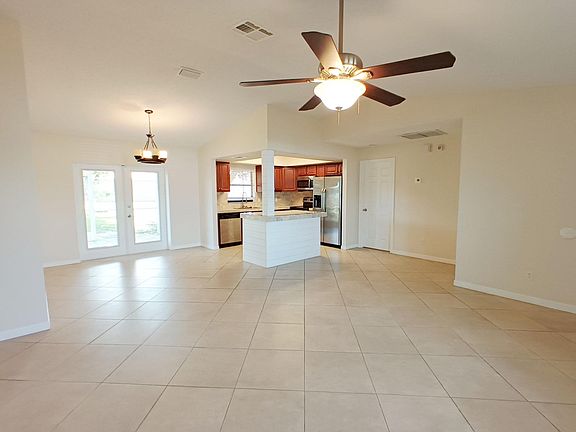 3rd image of 316 SE Santa Barbara Pl