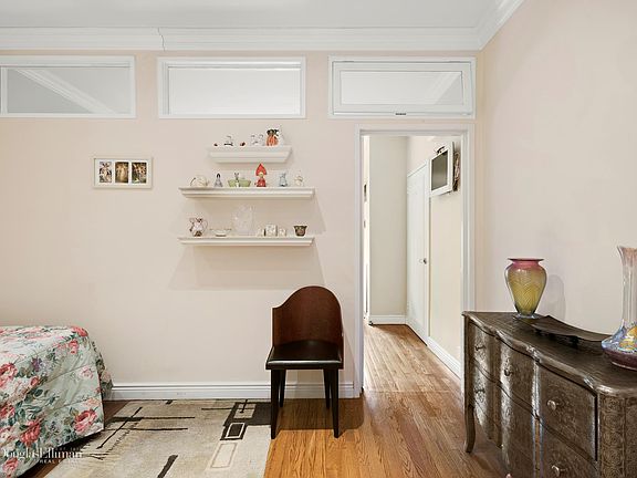 2nd image of 425 E 58th St APT 9G
