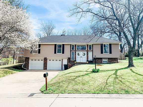 2nd image of 613 Tanglewood Dr