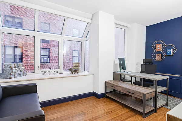 Sold by AVENUE 8 INC | media 12