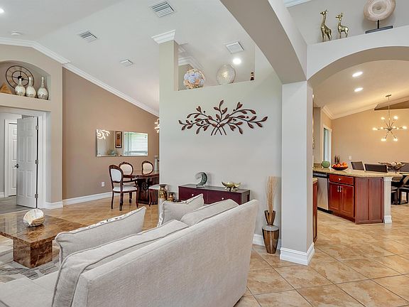 5th image of 4618 SW Savona Blvd