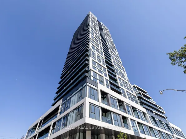 5 Defries St #801, Toronto, ON M5A 0W7