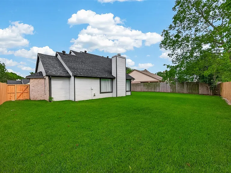 11406 Caesar Dr — Photo 2