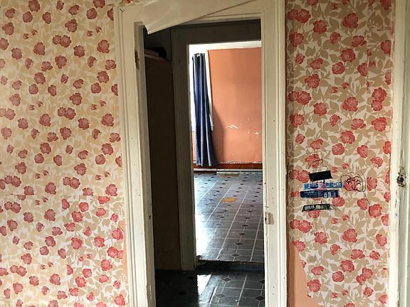 4th image of 104 Fairview Ave Floor 3