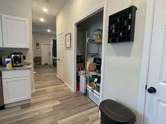3rd image of 75 Richards Pl #2837694