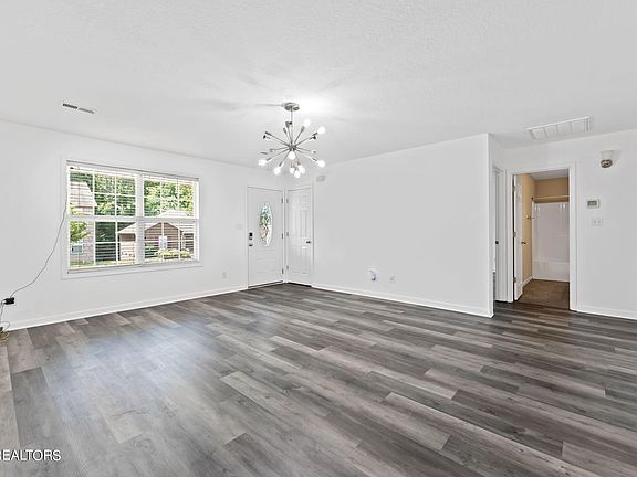 4th image of 6735 Casa Bella Dr