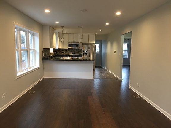 3rd image of 4126 Amelia Ave