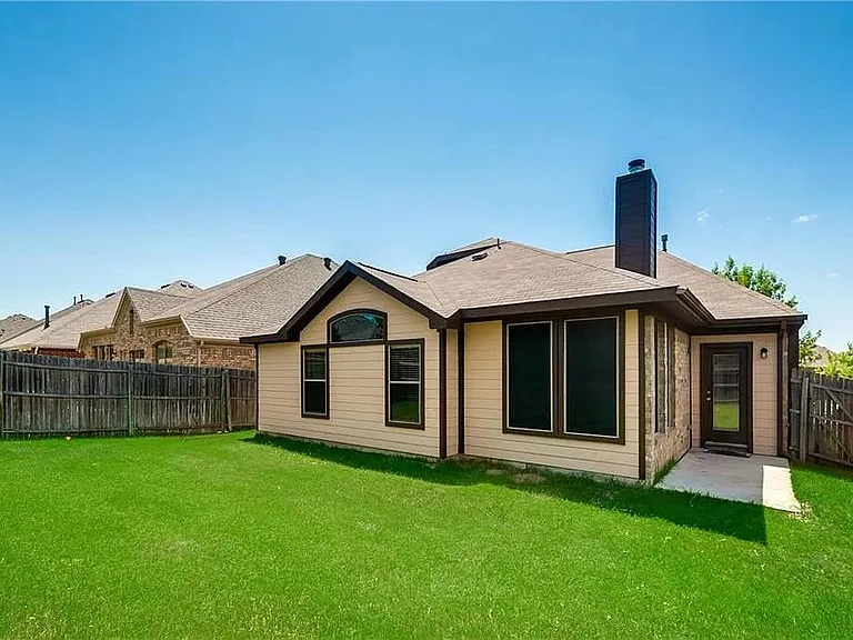 3429 Beekman Dr — Photo 4