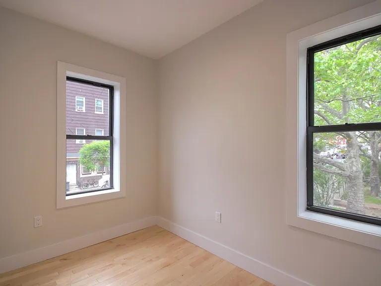 867 Metropolitan Ave #2R — Photo 7