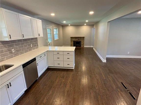 5th image of 2508 S 49th St
