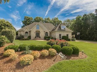 2611 Landview Cir, Virginia Beach, VA 23454