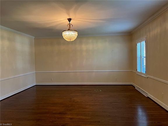 5th image of 107 Irving Park Ct