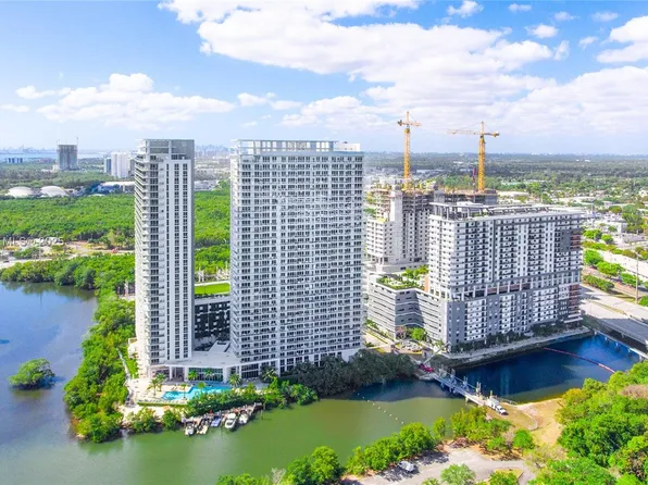 16385 Biscayne Blvd #404, North Miami Beach, FL 33160