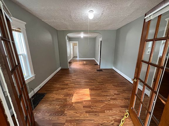 3rd image of 1021 Hickory St