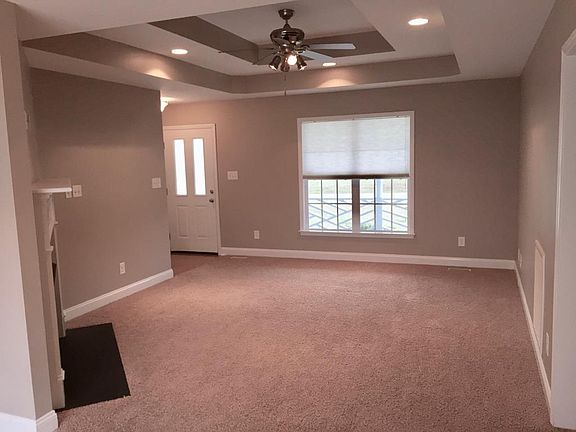 3rd image of 203 Bluecrest Ln