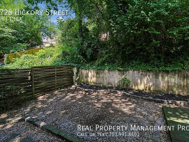 2728 Hickory St — Photo 20