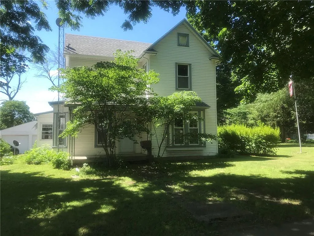 307 Gilbert St photo 1