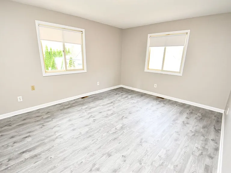 1023 Oakland St — Photo 15
