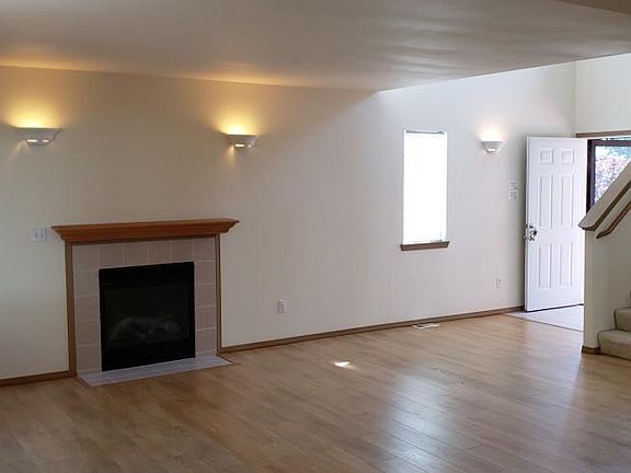 2nd image of 907 177th Pl SW