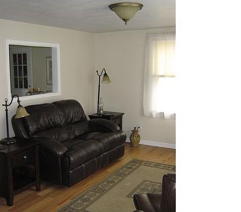 3rd image of 108 Lynn Dr