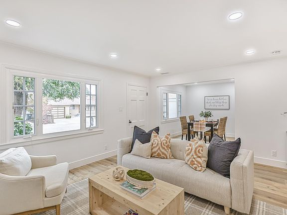 5th image of 208 Almaden Way