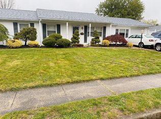 15 4th Ave, Monroe Township, NJ 08831