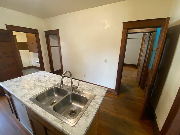 920 E St — Photo 5