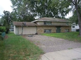 716 Ballantyne Ln NE, Spring Lake Park, MN 55432