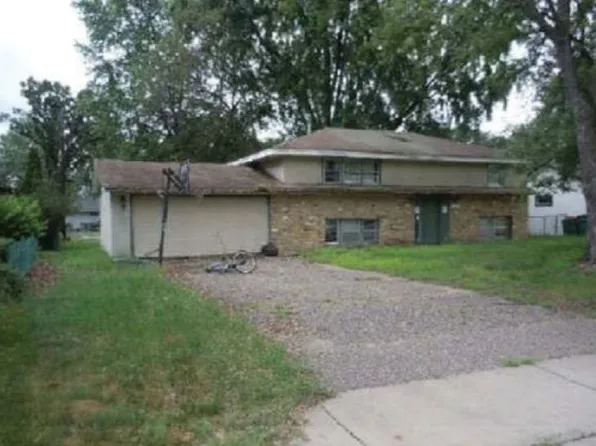 716 Ballantyne Ln NE, Spring Lake Park, MN 55432