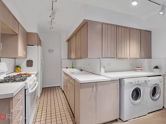 5th image of 525 E 86th St APT 8F