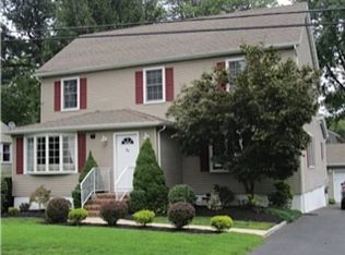 38 Emerson St, Cresskill, NJ 07626