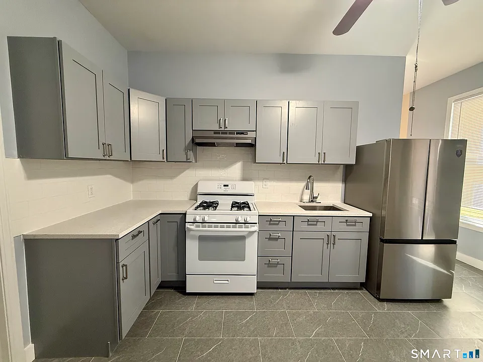262 Lloyd St #1