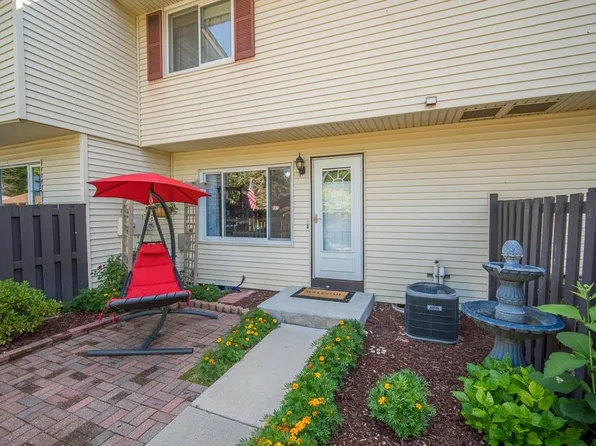 W164N11534 Castle Ct, Germantown, WI 53022