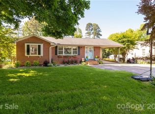 709 Meadowbrook Rd, Kings Mountain, NC 28086