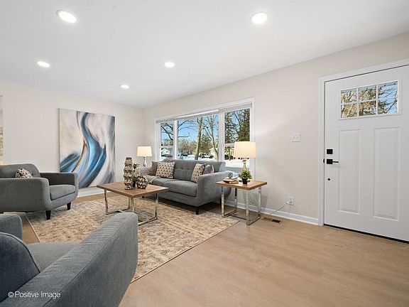 4th image of 725 Oriole Dr