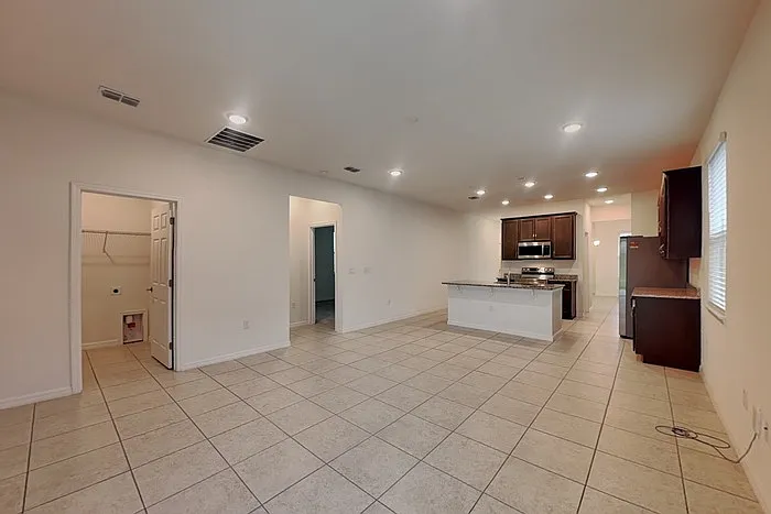 1427 Flatwood St — Photo 3