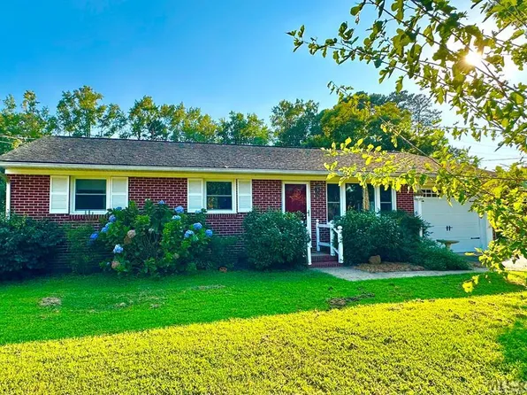 633 Woodland Dr, Murfreesboro, NC 27855