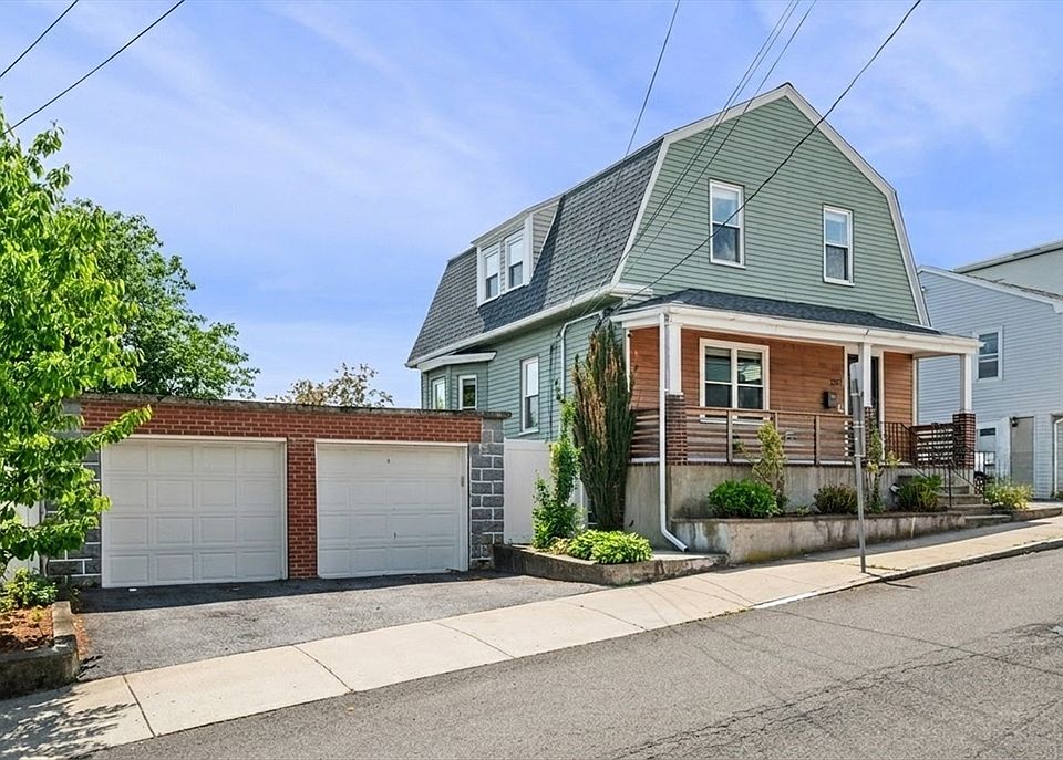 1st image of 135 Bellingham St