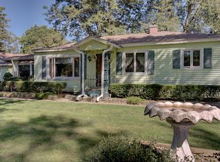 885 Fulton St, South Elgin, IL 60177