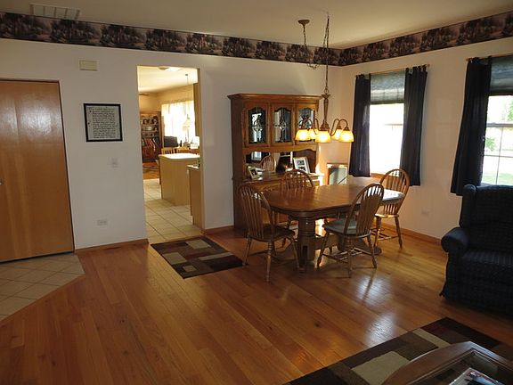 3rd image of 64 Ashbrook Ct