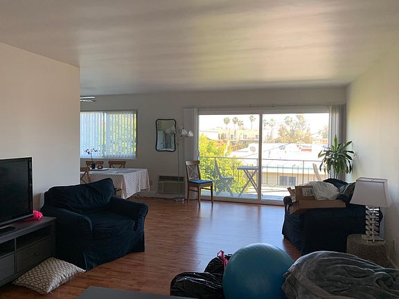 3rd image of 11944 Mayfield Ave APT 206