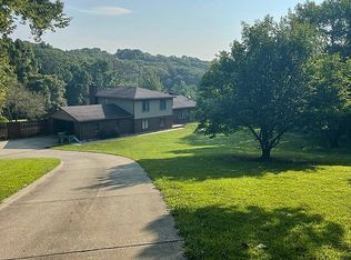6 Greenbriar Ln, Chester, IL 62233