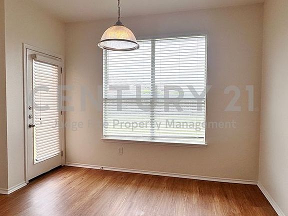4th image of 2260 Stonebrook Ln