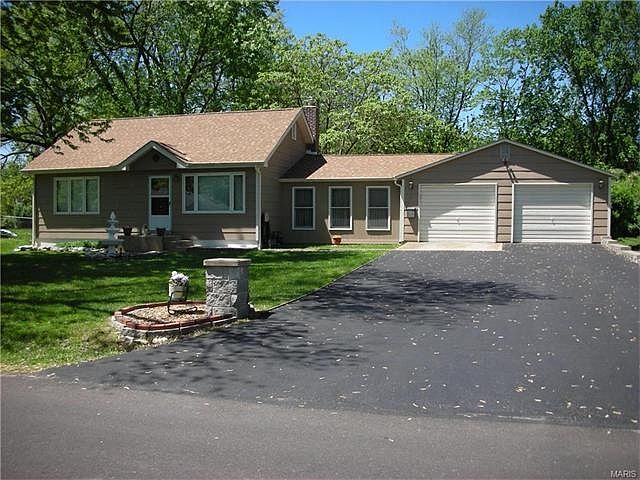 1st image of 33 Cliff Dr