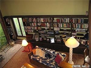 4th image of 5482 N Manlius St