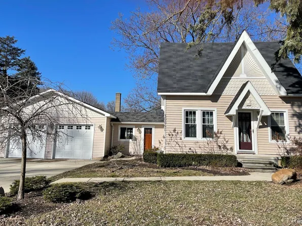 30061 Cherry Ln, New Hudson, MI 48165