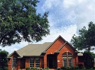 90 Rosewood St, Lake Jackson, TX 77566