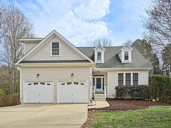 3rd image of 104 Hillspring Ln