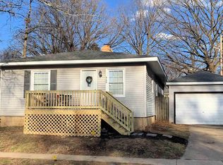 900 Griffiths Ave, Springfield, IL 62702